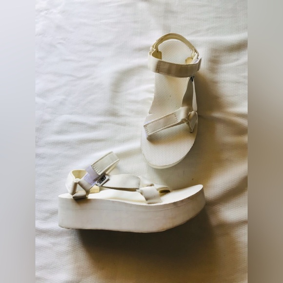 Teva Women's White Platform Sandals - Picture 1 of 11